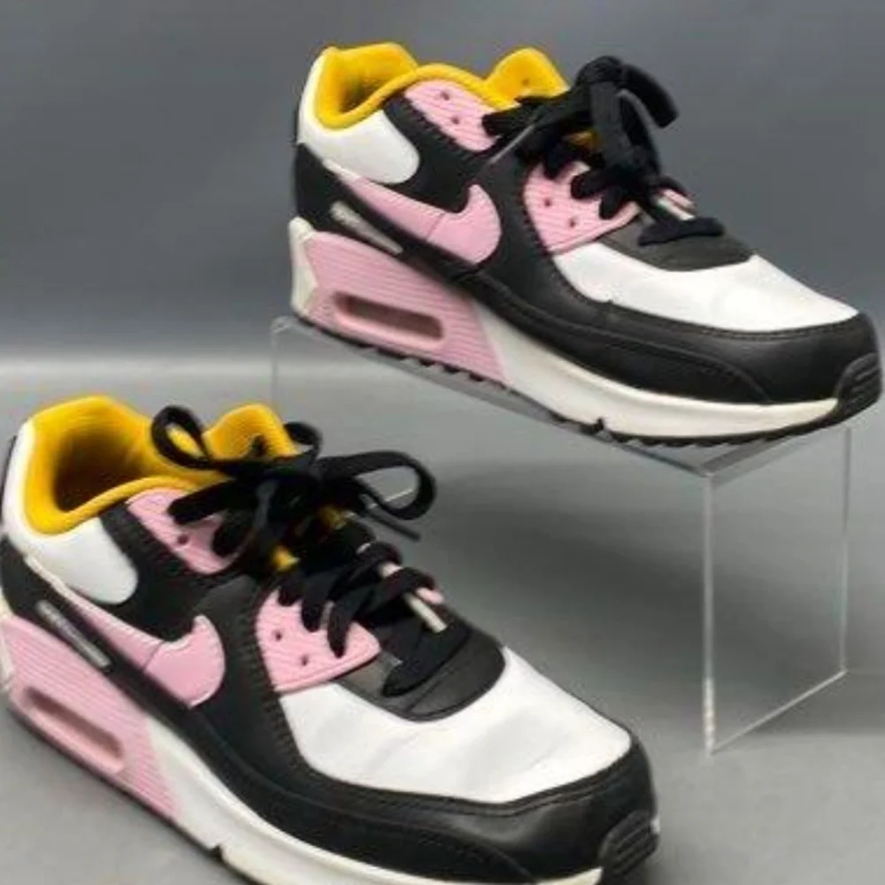Nike Air Max 90 Leather GS 'Black Light Arctic Pink' Sneakers Size 4.5 MSRP $100